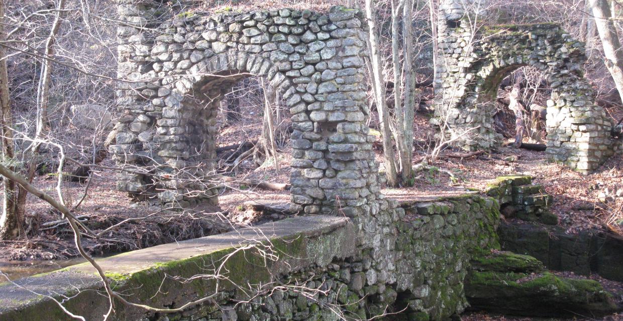 View of ruins on Kennedy Dells County Park Loop - Photo: Daniel Chazin